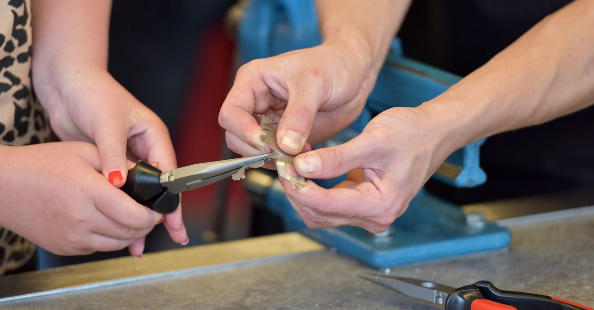 locksmith shop keys — Beacon Locksmith